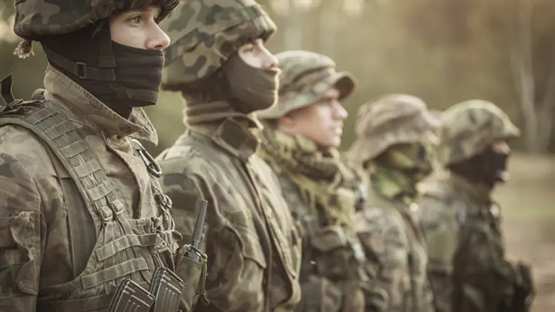 מחנה אימונים, אילוסטרציה