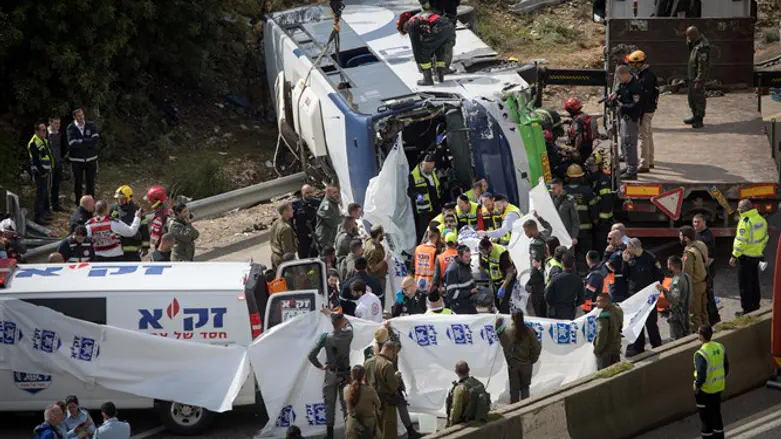 443 bus accident scene