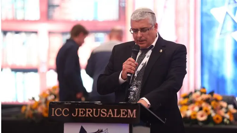 מולי יסלזון