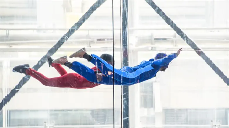 פשוט לרקוד באוויר