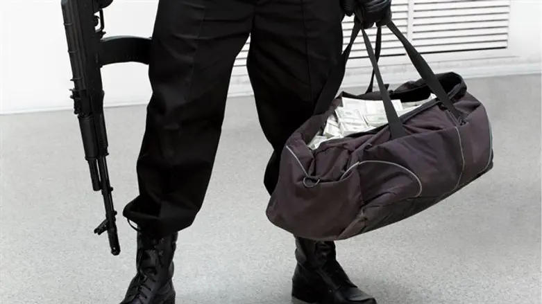 פרס לשאהידים: המשפחות קיבלו מיליונים