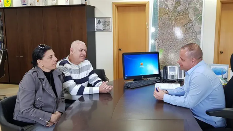 פגישה אצל ראש העיר