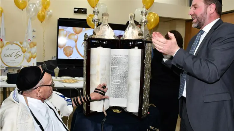 ראובן עיני עולה לתורה