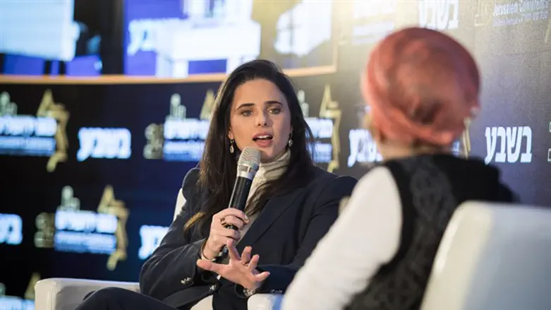 Айелет Шакед