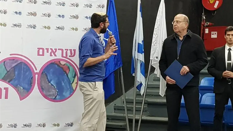 משה יעלון ומזכ''ל 'עזרא' שאול דה מלאך