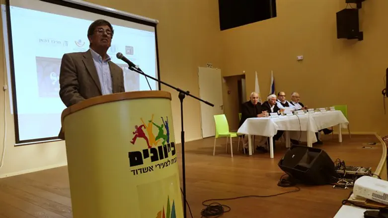 כנס על הרמב"ם
