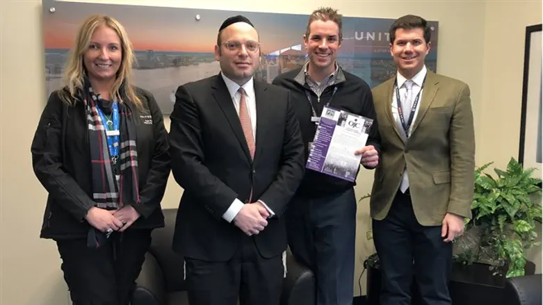 Duvi Honig with United Airlines officials