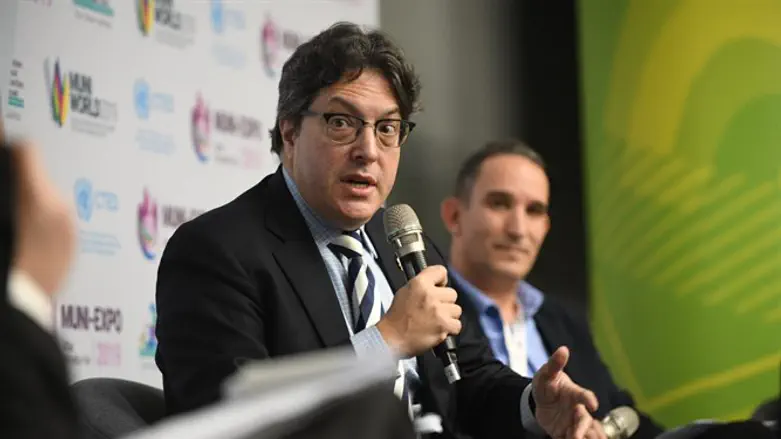 ג'ון מיריש, סגן ראש עיריית בברלי הילס