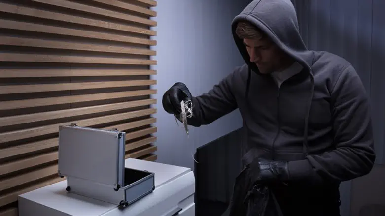 Robbery (Illustration)