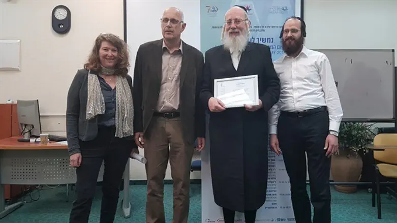 עזרת לנו לא רק במילים