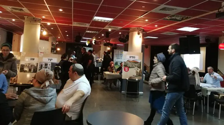 מביאים את הבית אליכם