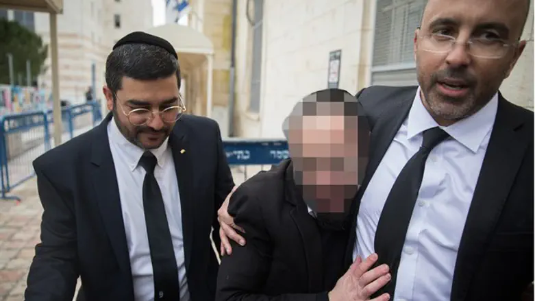 החשוד ברצח בני הזוג כדורי עם עורכי דינו