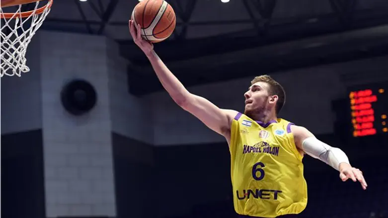 טי ג'יי קליין. חתם במכבי תל אביב