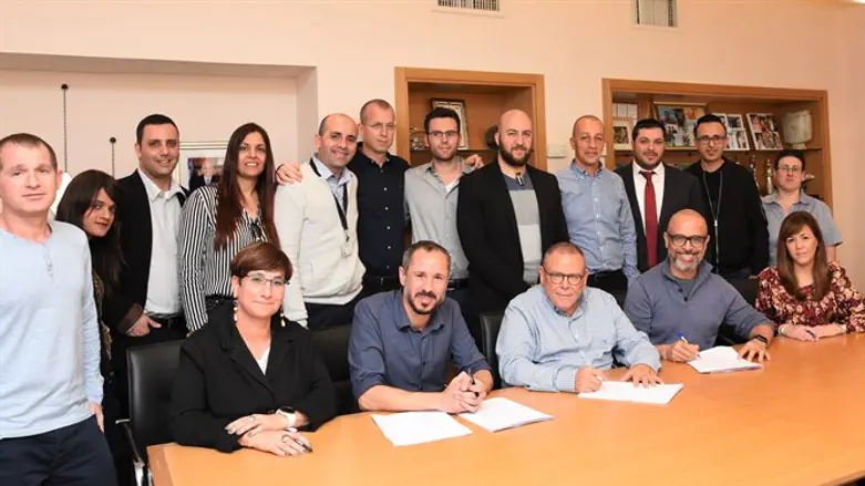 מעמד חתימת ההסכם