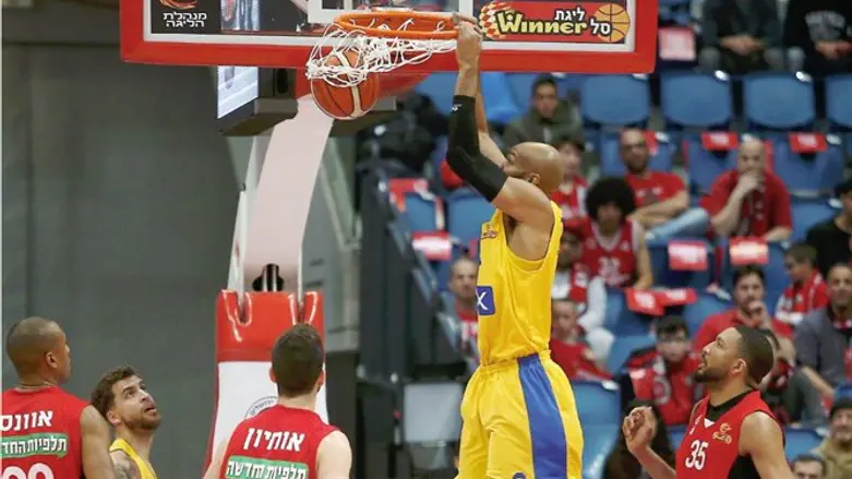 נכנס לרשימת החוסמים. אלכס טיוס