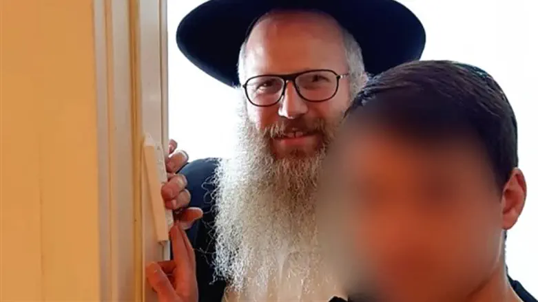 קביעת המזוזה בפתח הדירה