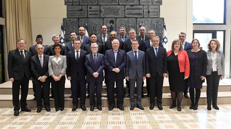 הנשיא עם מבקרי המדינות