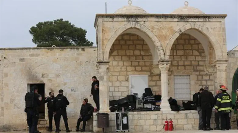 נקודת המשטרה לאחר זריקת הבקת"ב