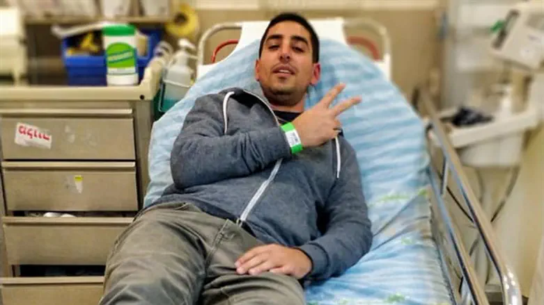 יוני עמיצור בבית החולים