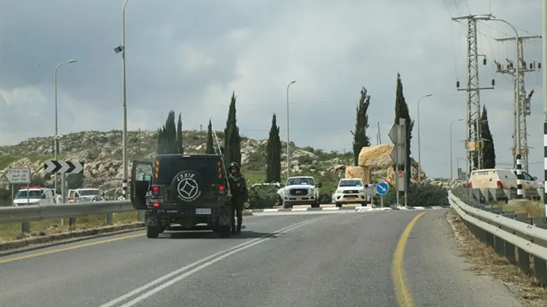 Junction in Samaria (illustrative)