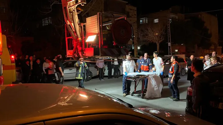 חילוץ הנער בסיוע מנוף