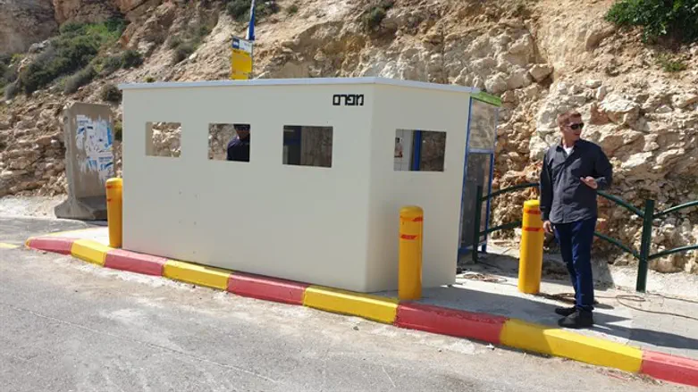 Shelter intended to protect against shooting attacks