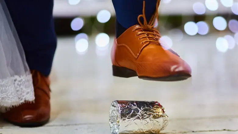 Breaking the Glass: Jewish wedding