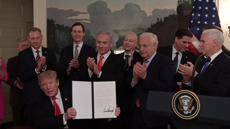 Trump signs order recognizing Golan