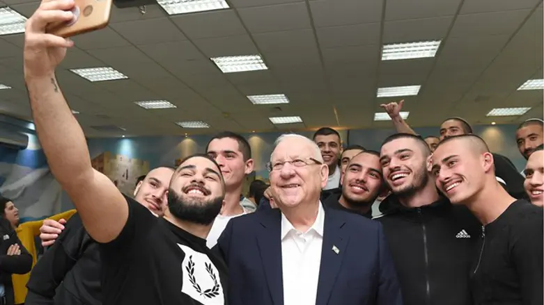 President with new recruits