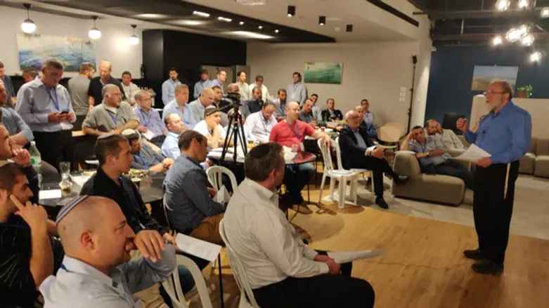 הרב סדן ובוגרי מכינת עלי