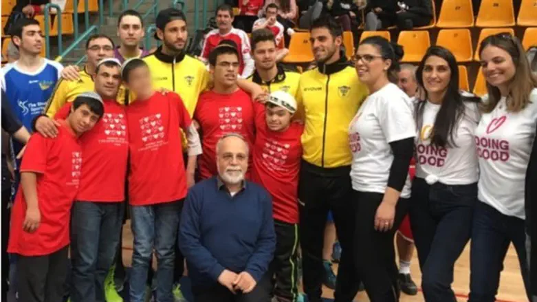 מצדיעים לאלופים