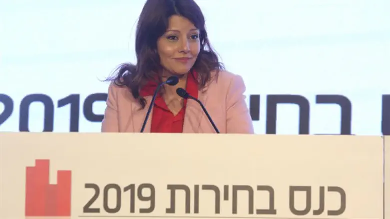 אורלי לוי אבקסיס