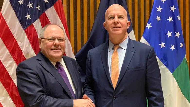 דני דיין והמפקח הכללי של משטרת ניו יורק