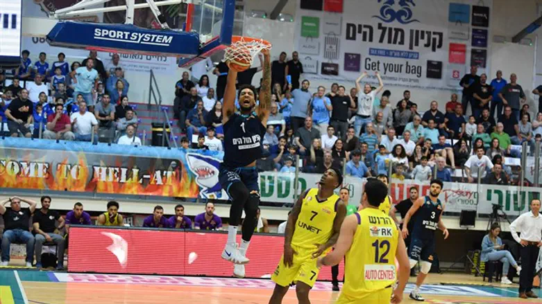 טוקוטו, כוכב הניצחון הערב