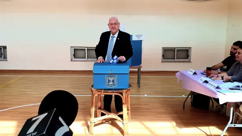 Rivlin votes