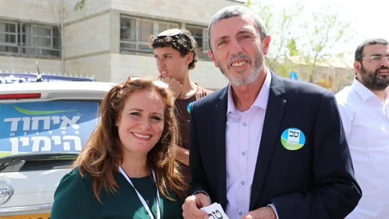 Rabbi Peretz and Hagit Moshe in Jerusalem on election day