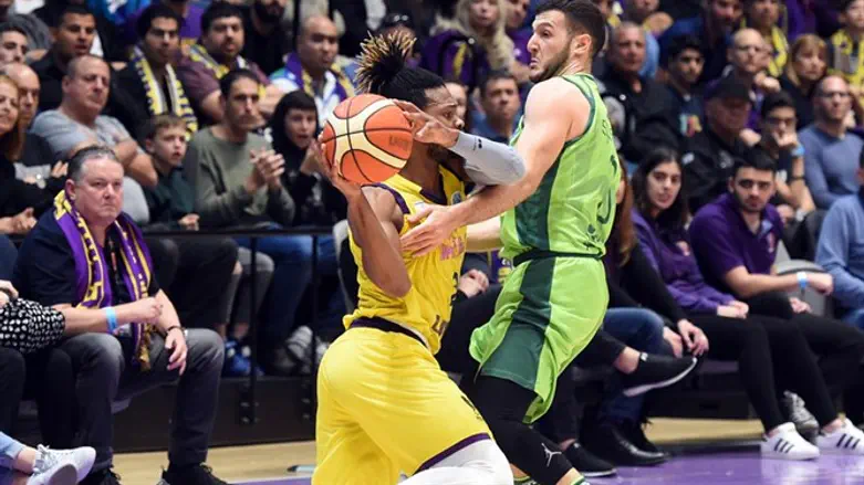 וולדן הערב. לא יכול היה לבד