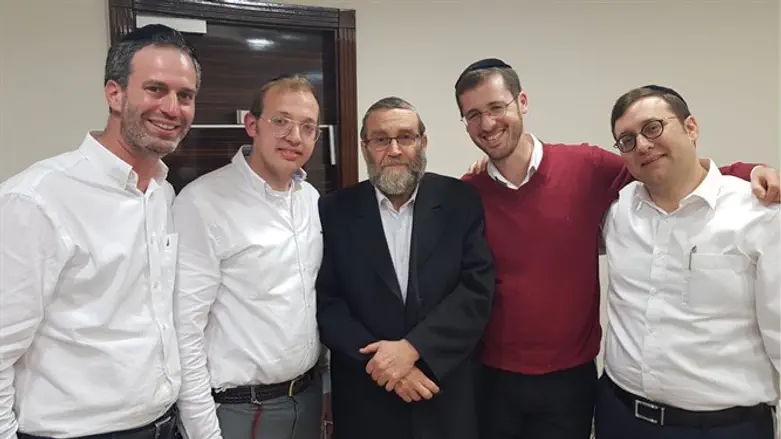 ח"כ גפני עם הצוות