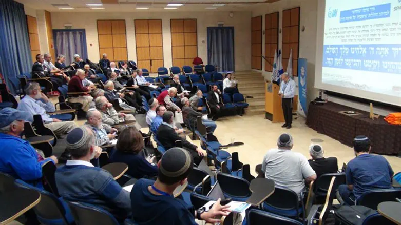 הכנס במרכז האקדמי לב