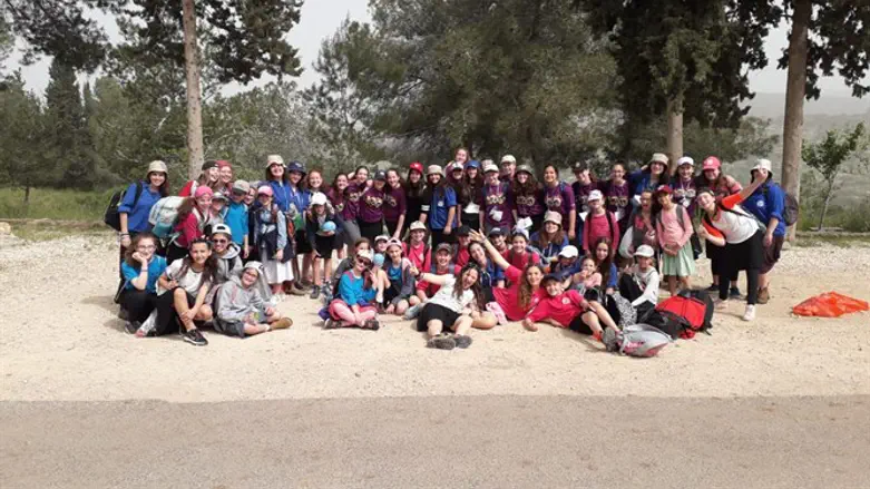 חניכי 'עזרא' בשביל ישראל