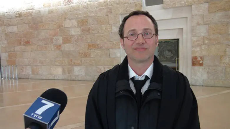 מצב אבסורדי. עו"ד אבי סגל