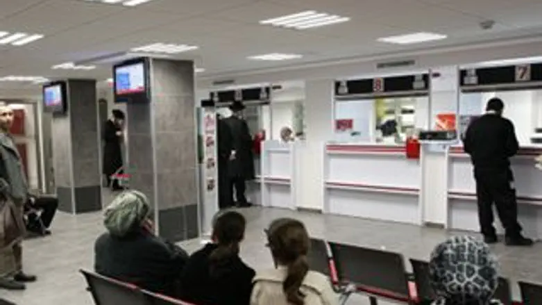 בדיקות והמתנות בקבלת הדואר