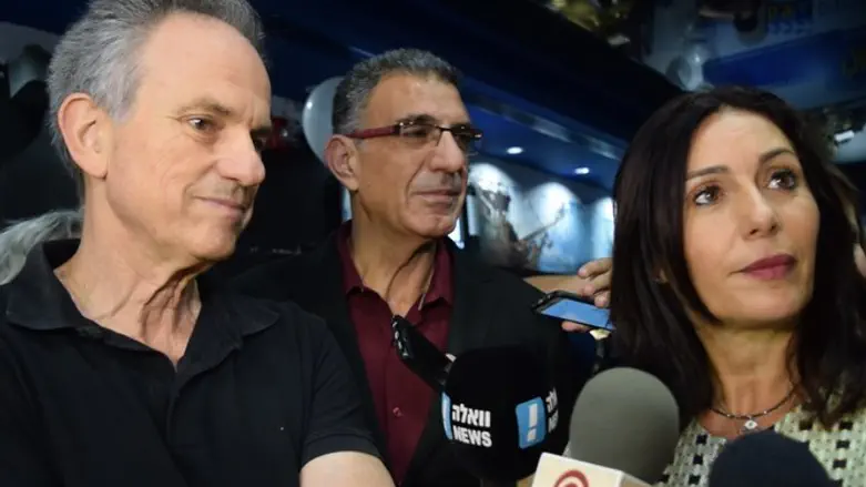 עם שרת התרבות. אבי נשר