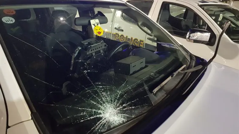 Bedouin attacked police officers