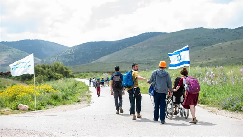 כח צביקה עם עמותת קו לחיים