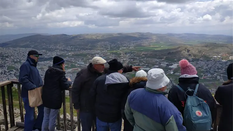 מטיילים בשומרון