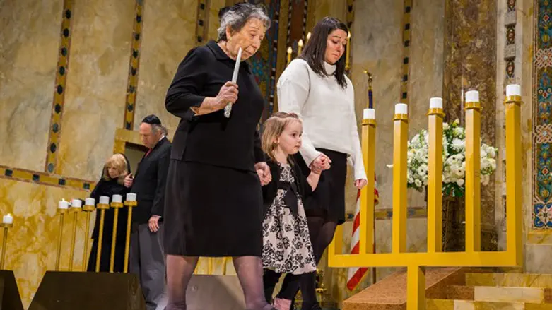 Holocaust survivor and her great granddaughter