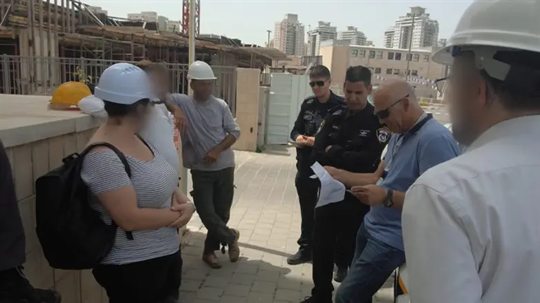 הביקורות באתרי הבנייה