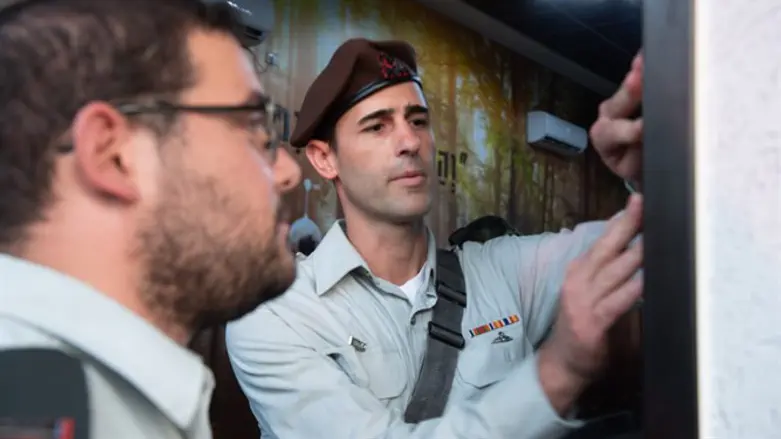 קביעת המזוזה במתחם ההנצחה