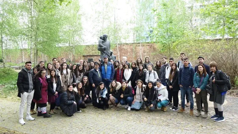 משלחת השירות הלאומי לפולין